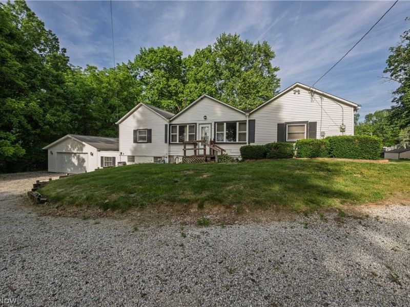 7660 Akron Avenue NW, Canal Fulton, OH 44614 Photo 2