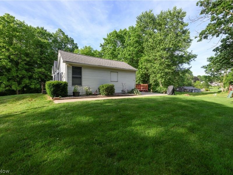 7660 Akron Avenue NW, Canal Fulton, OH 44614 Photo 3