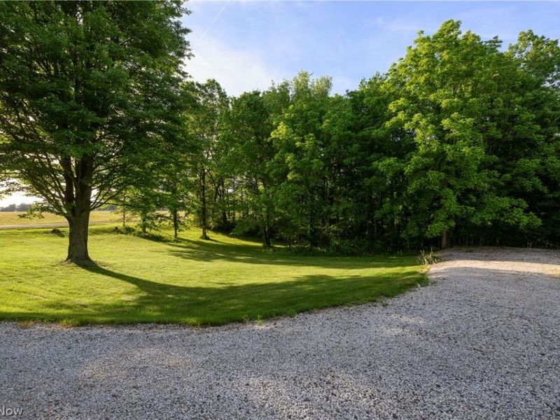 7660 Akron Avenue NW, Canal Fulton, OH 44614 Photo 9