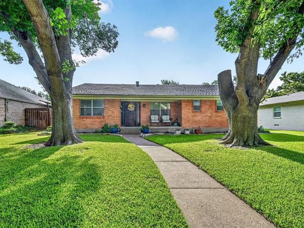 1132 N Cottonwood Drive, Richardson, TX 75080