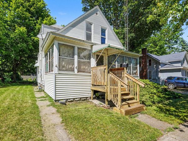 238 4th Avenue, Three Rivers, MI 49093