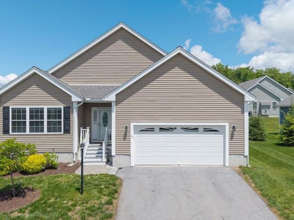 2 Mulberry Lane, Hooksett, NH 03106