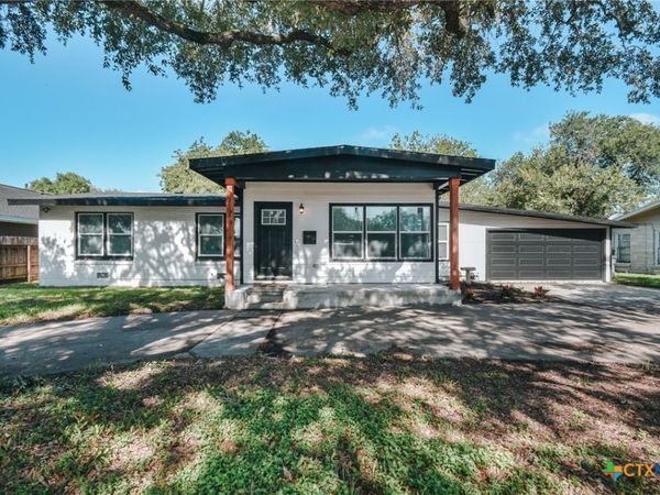 2605 N Ben Jordan Street , Victoria, TX 77901
