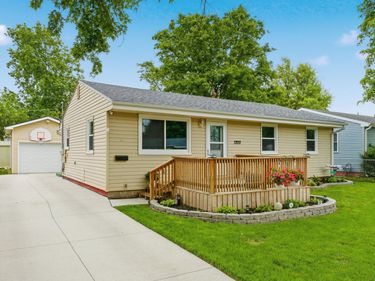 1202 SILVER Lane, CARTER LAKE, IA 51510
