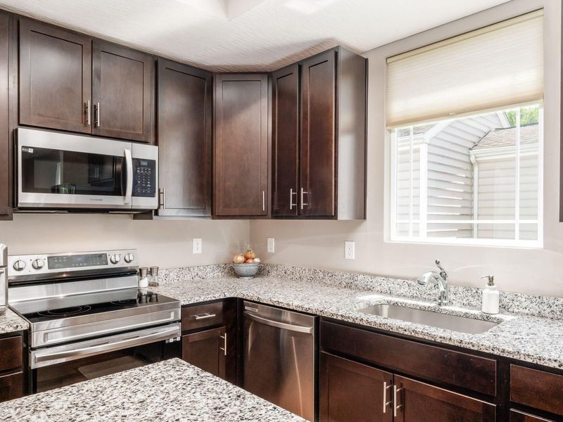 2518 Tree Knoll Court, Columbus, OH 43219 Photo 15
