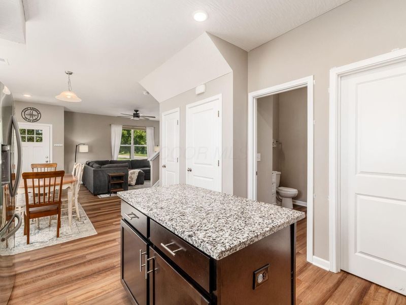 2518 Tree Knoll Court, Columbus, OH 43219 Photo 18