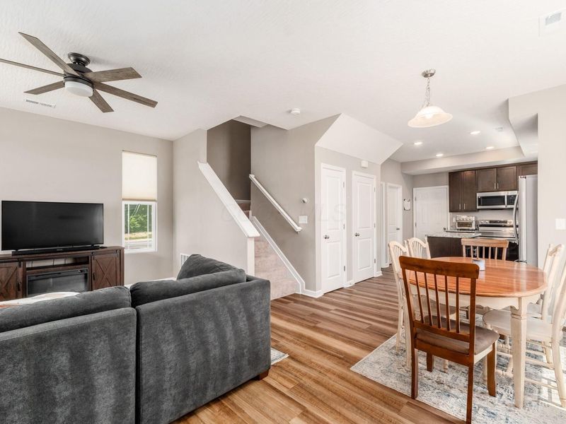 2518 Tree Knoll Court, Columbus, OH 43219 Photo 7