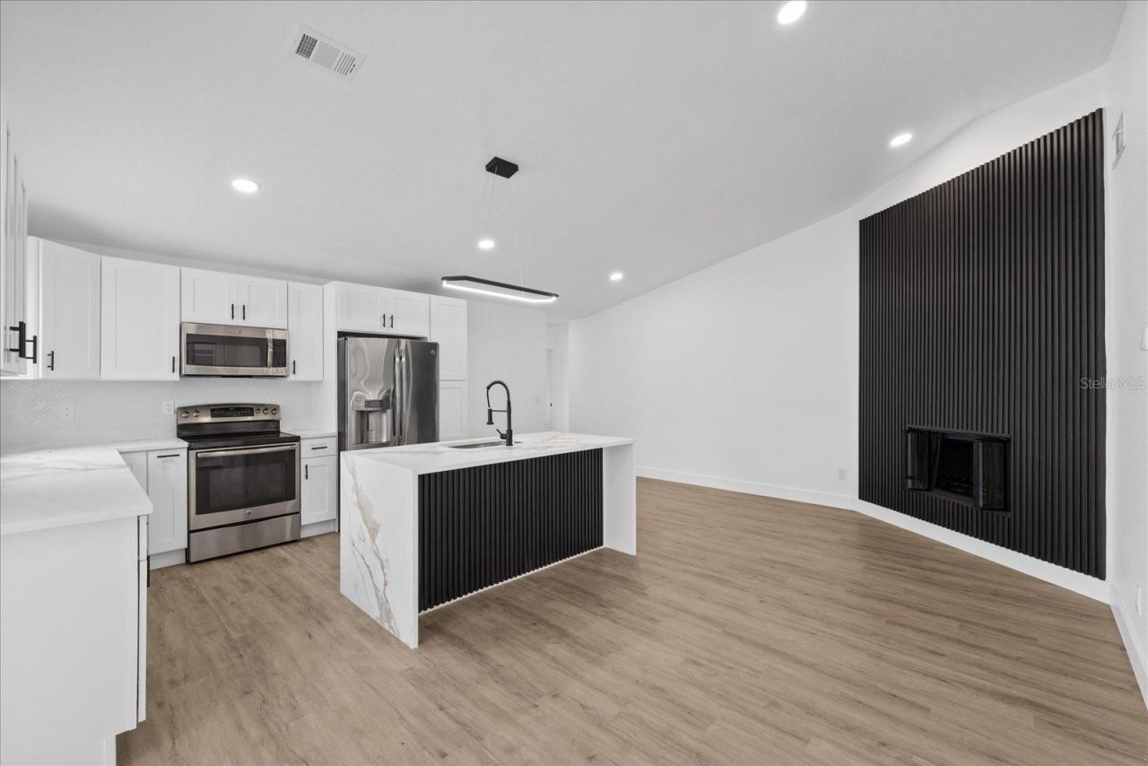 10609 Out Island Drive, Tampa, FL 33615 Photo