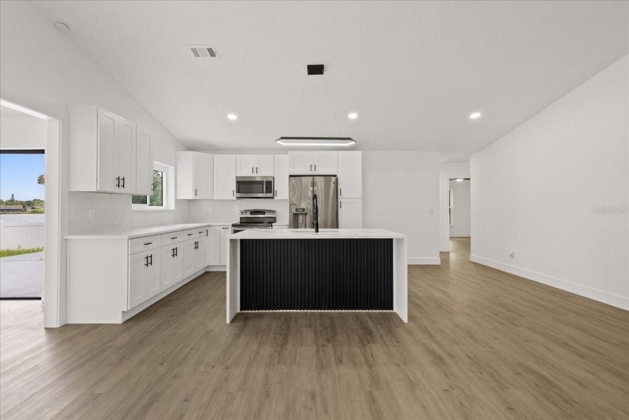 10609 Out Island Drive, Tampa, FL 33615 Photo