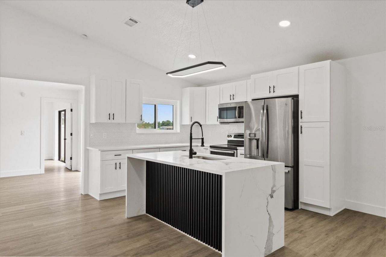10609 Out Island Drive, Tampa, FL 33615 Photo