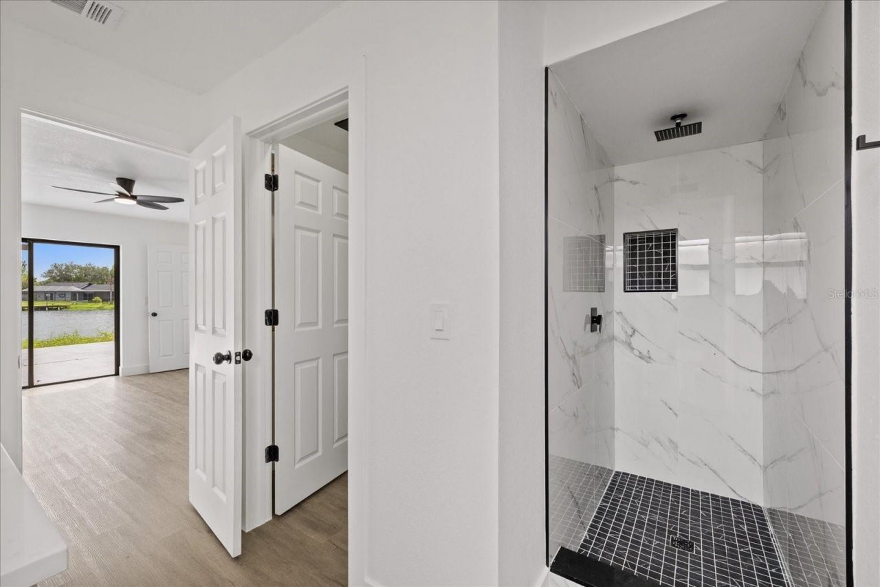 10609 Out Island Drive, Tampa, FL 33615 Photo