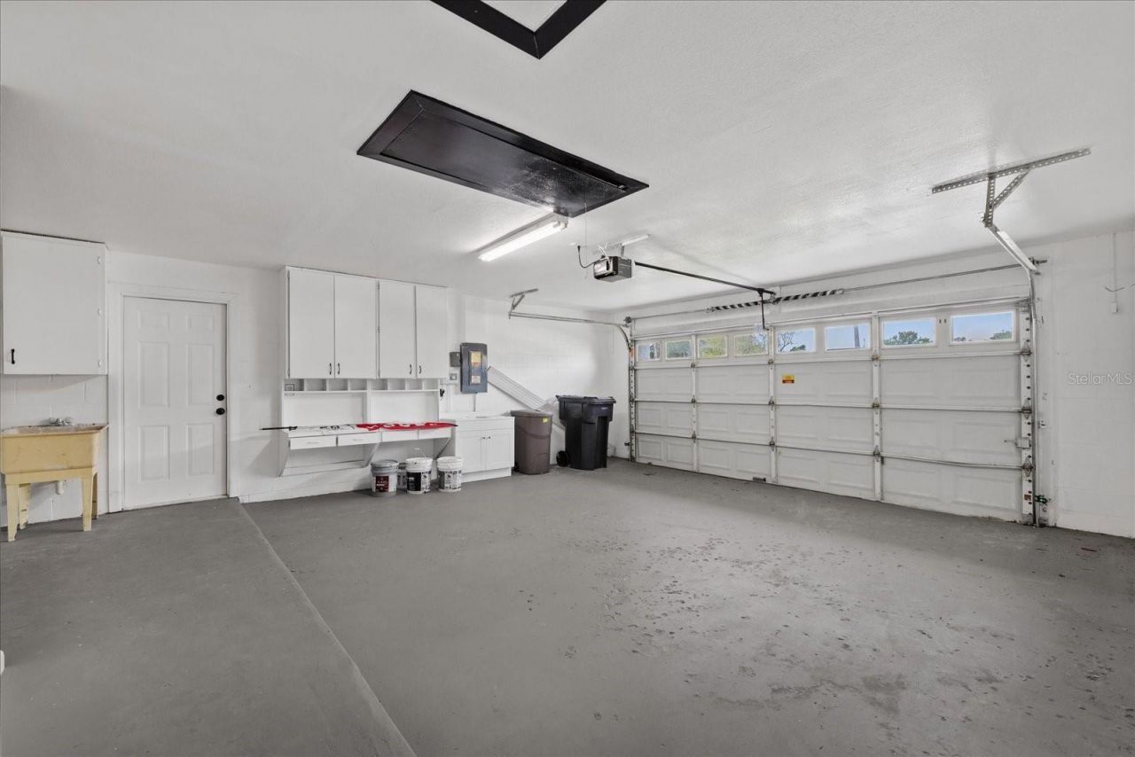 10609 Out Island Drive, Tampa, FL 33615 Photo