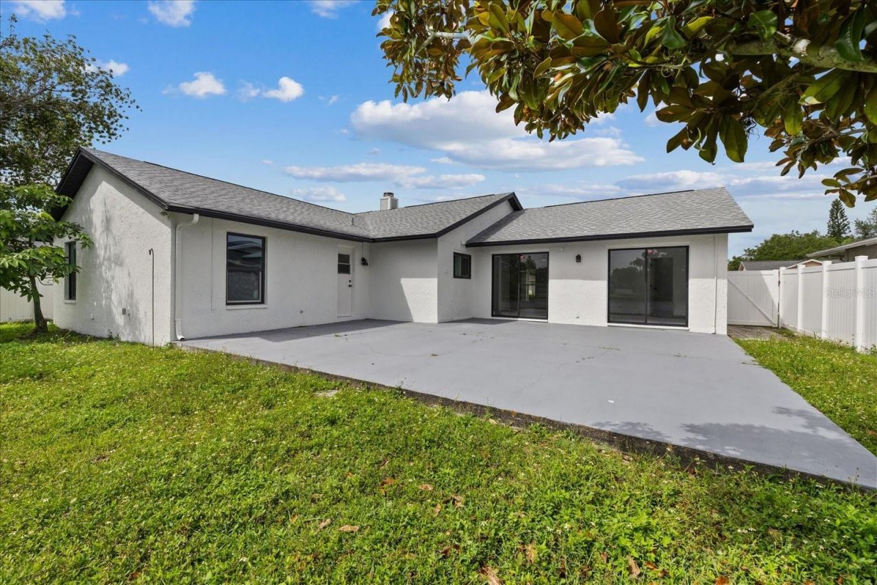 10609 Out Island Drive, Tampa, FL 33615 Photo