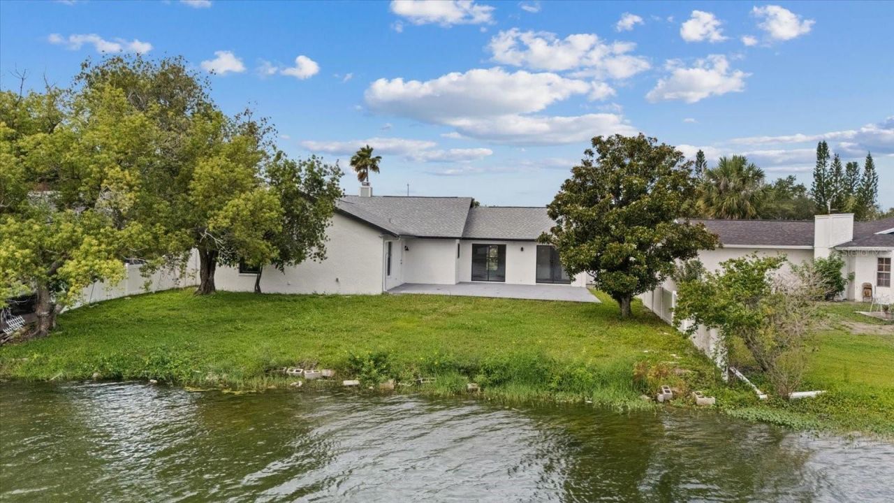 10609 Out Island Drive, Tampa, FL 33615 Photo