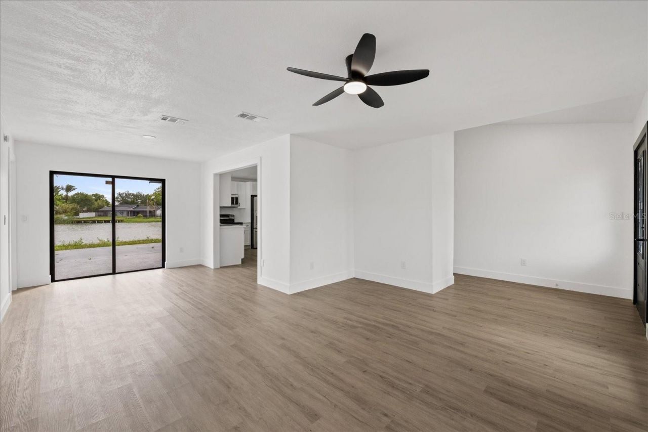 10609 Out Island Drive, Tampa, FL 33615 Photo