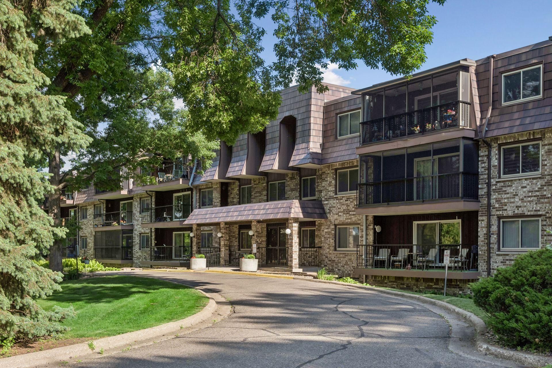 260 Westview Drive , West Saint Paul, MN 55118