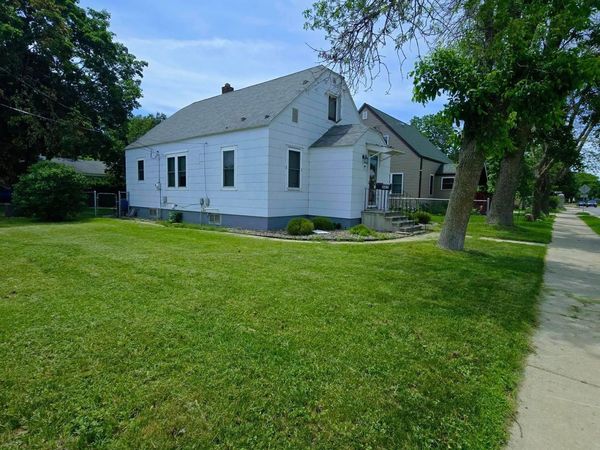 1805 Division Street W, Faribault, MN 55021