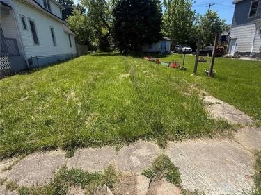 843 Woodlawn Avenue , Buffalo, NY 14211