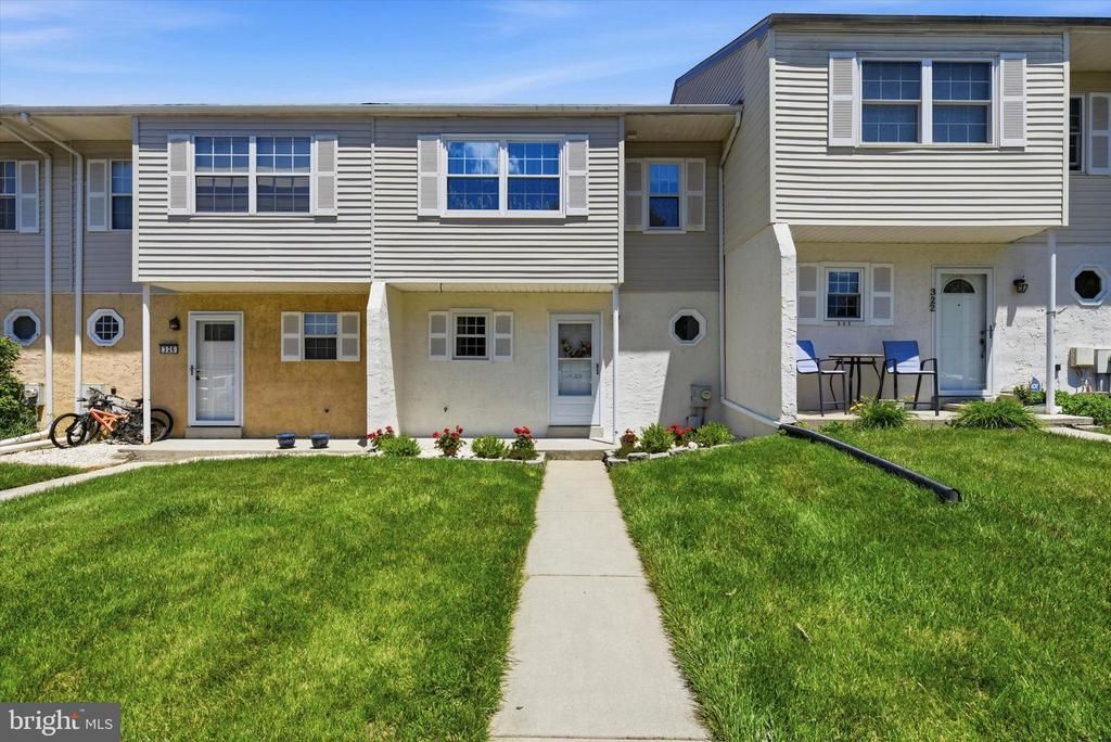 324 CARLYN COURT, DOWNINGTOWN, PA 19335