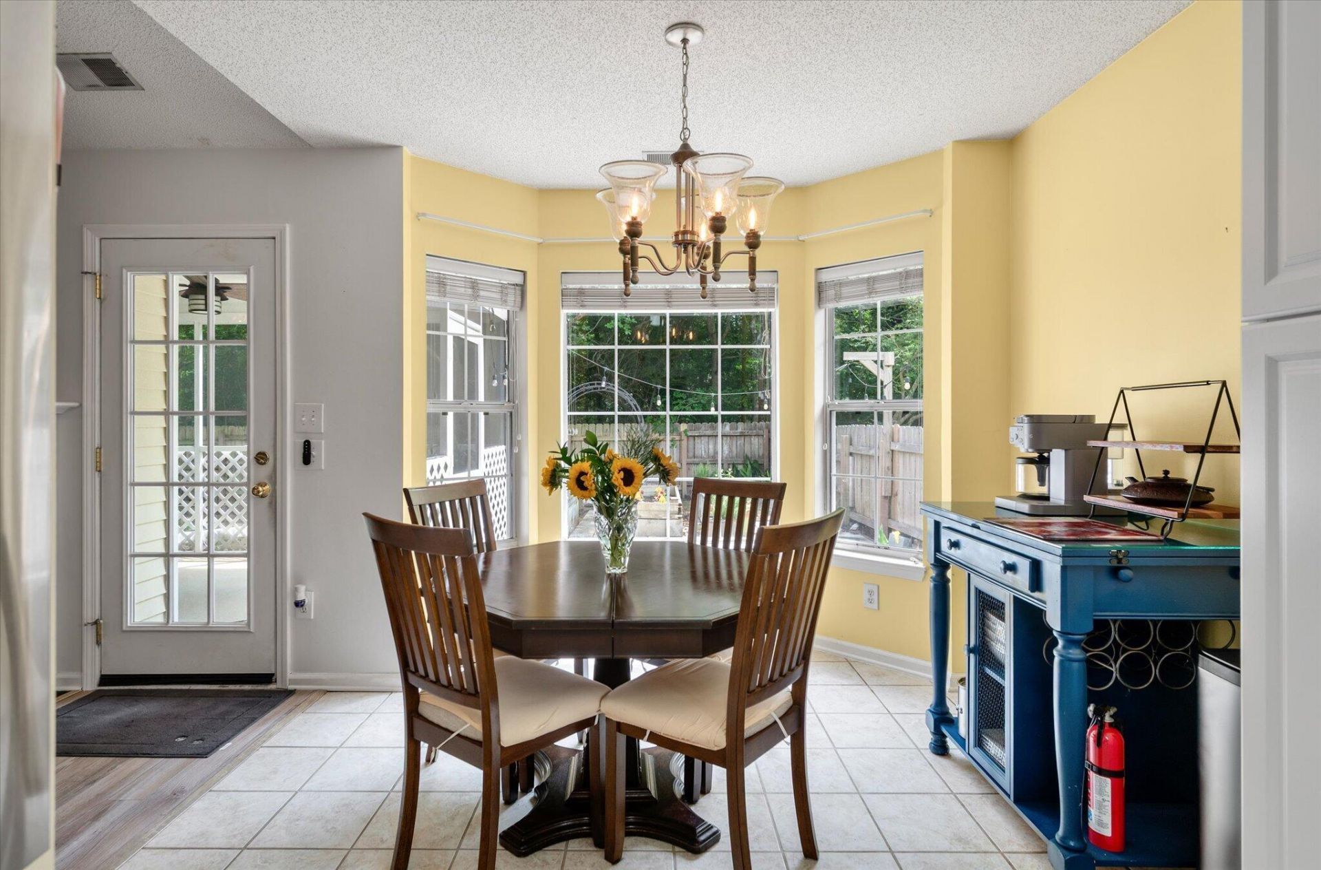 541 Saville Row Photo 10