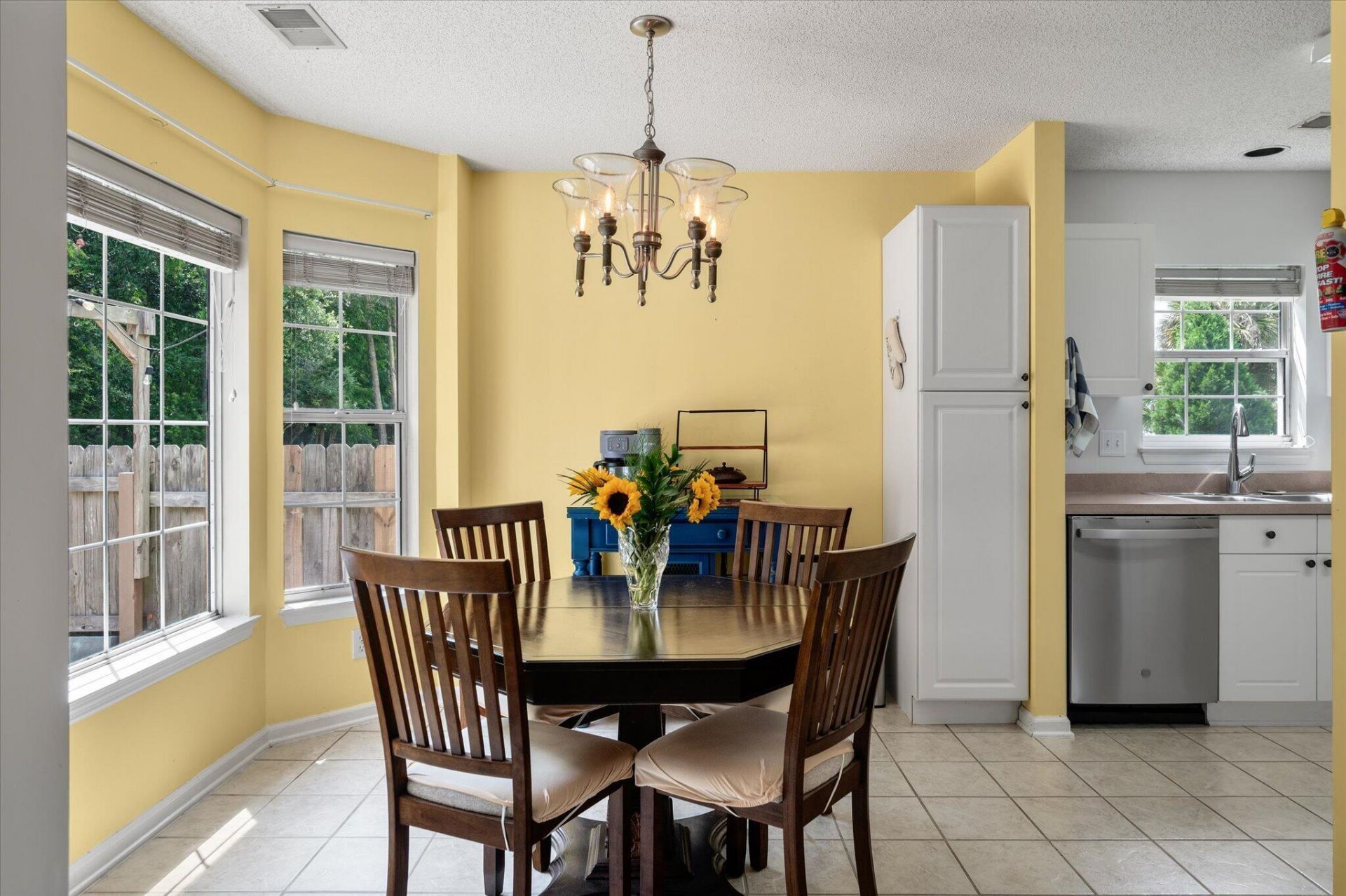 541 Saville Row Photo 9