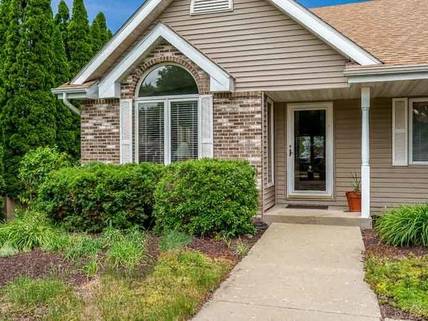 7152 MEADOW , Rockford, IL 61114