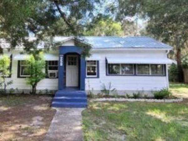 258 OLD HWY 17, Crescent City, FL 32112