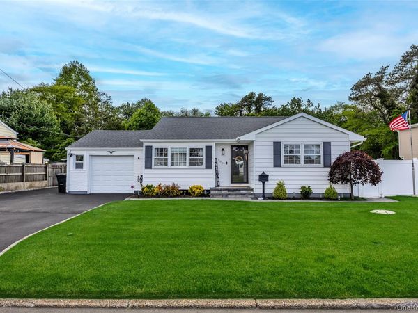 300 W 24th Street , Deer Park, NY 11729