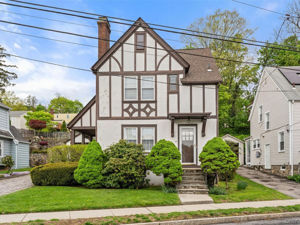 31 Lynton Place, White Plains, NY 10606