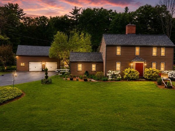 32 Sandown Road, Danville, NH 03819