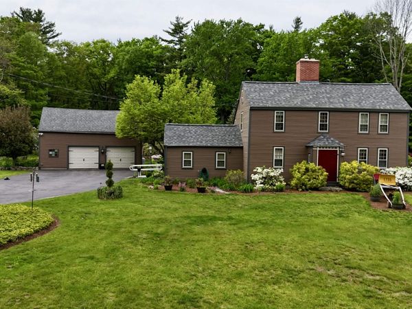 32 Sandown Road, Danville, NH 03819
