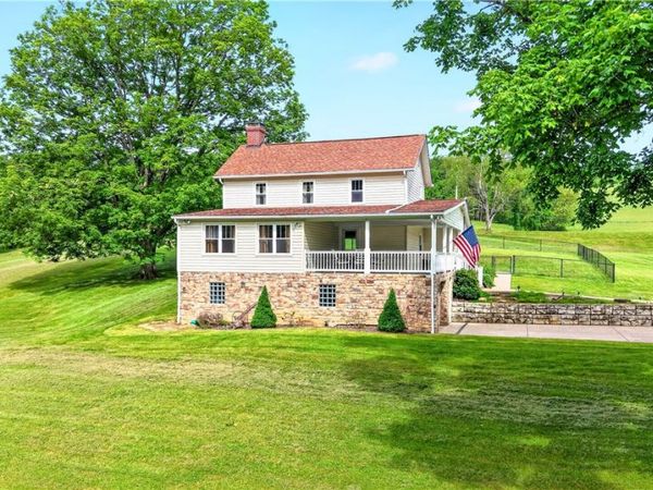 21 Country Ln, Scenery Hill, PA 15360