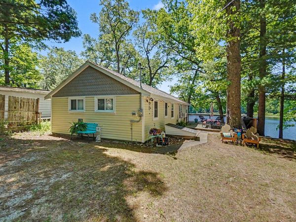 8905 E Acorn Street, Holton, MI 49425