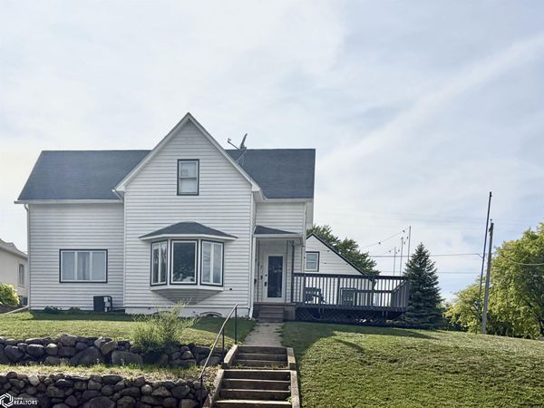 727 N Court Street, Carroll, IA 51401