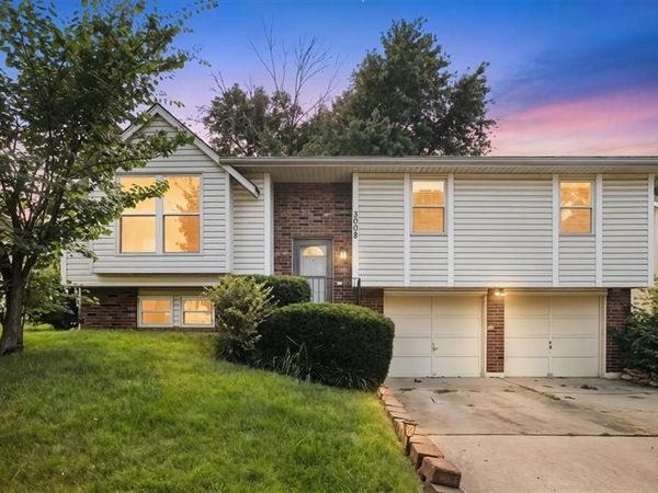 3008 S Bryn Mawr Drive, Independence, MO 64057