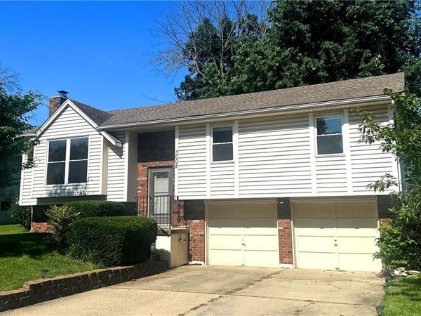 3008 S Bryn Mawr Drive, Independence, MO 64057