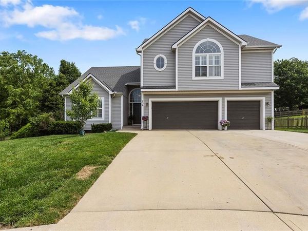 756 Herrman Court, Liberty, MO 64068