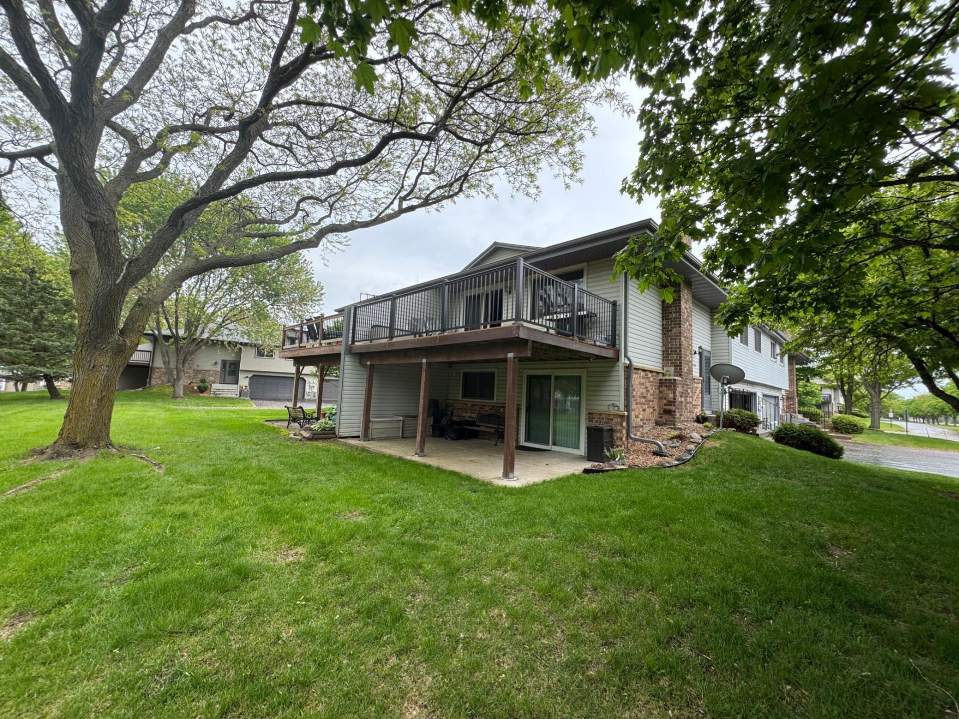 604 Portland Place , Burnsville, MN 55337