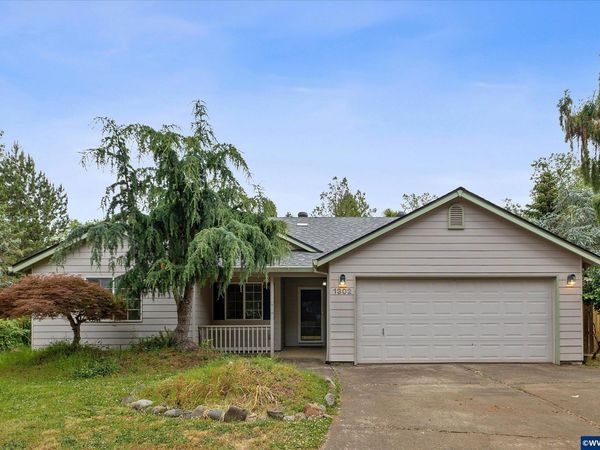 1302 SW Darci Dr, McMinnville, OR 97128