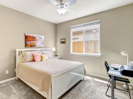 7425 Foxburgh Ct, Elk Grove, CA 95757 Photo