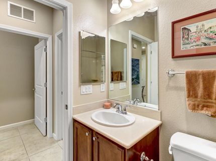 7425 Foxburgh Ct, Elk Grove, CA 95757 Photo