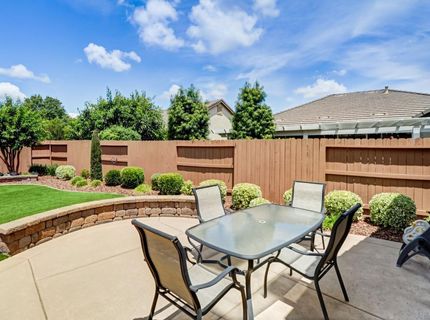 7425 Foxburgh Ct, Elk Grove, CA 95757 Photo