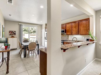 7425 Foxburgh Ct, Elk Grove, CA 95757 Photo