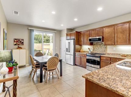 7425 Foxburgh Ct, Elk Grove, CA 95757 Photo