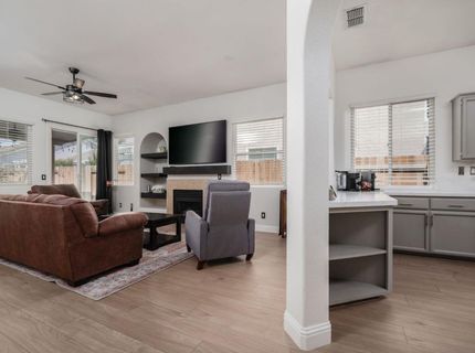 2847 Belle Fleur Way, Sacramento, CA 95833 Photo