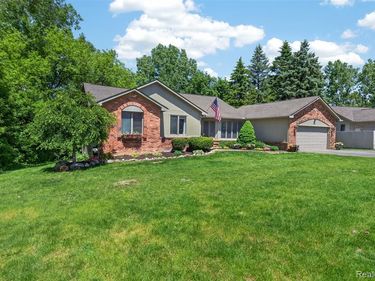 8694 Brazos Court, White Lake Twp, MI 48386
