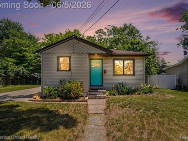 1024 Lee Street, Fenton, MI 48430