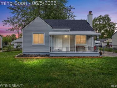 23101 Shakespeare Avenue, Eastpointe, MI 48021