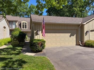 1135 Ivyglen Circle, Bloomfield Twp, MI 48304