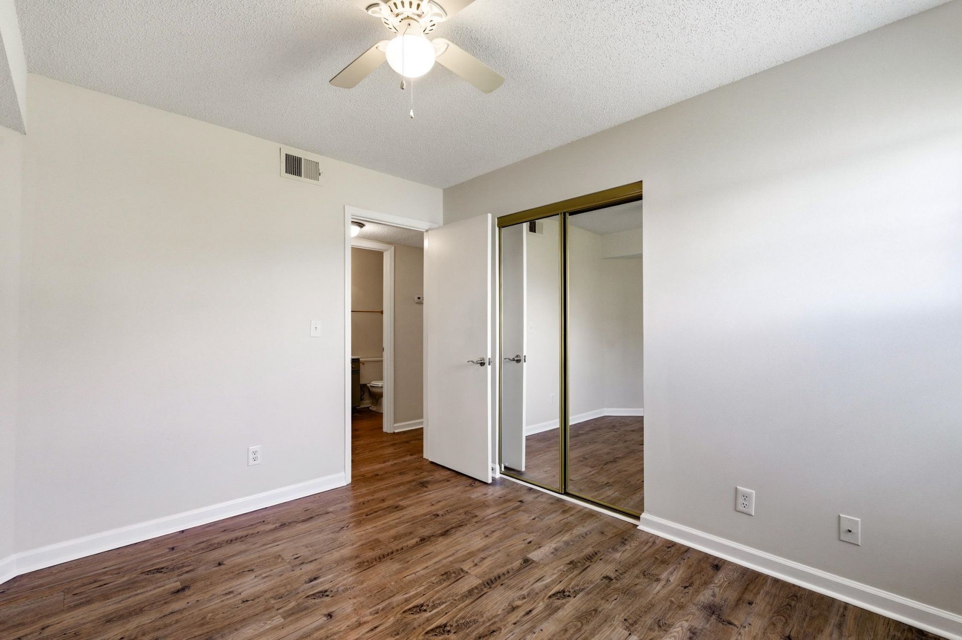 2150 C Clearwater Dr. Photo 21